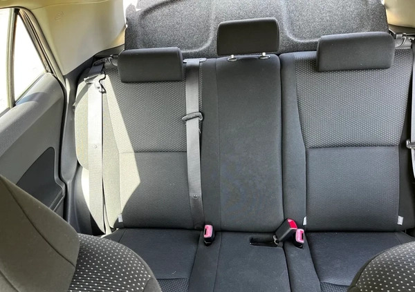 Toyota Auris cena 23900 przebieg: 197700, rok produkcji 2012 z Warszawa małe 211